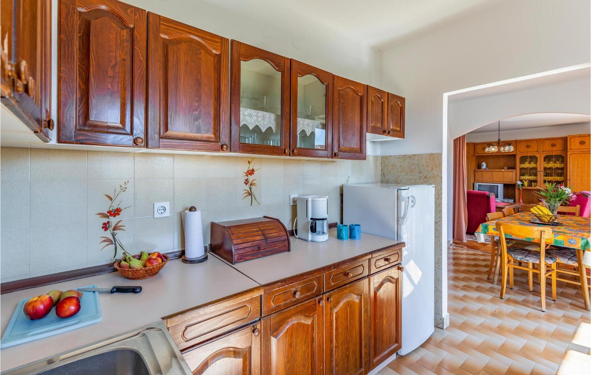 Awesome Apartment In Medulin With Kitchen Bagian luar foto
